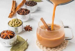 Receita Tradicional do Masala Chai, bebida indiana perfeita para os frios. Aprenda a receita autêntica, descubra seus benefícios e entenda como esse chá indiano se tornou um símbolo de aconchego e saúde natural.