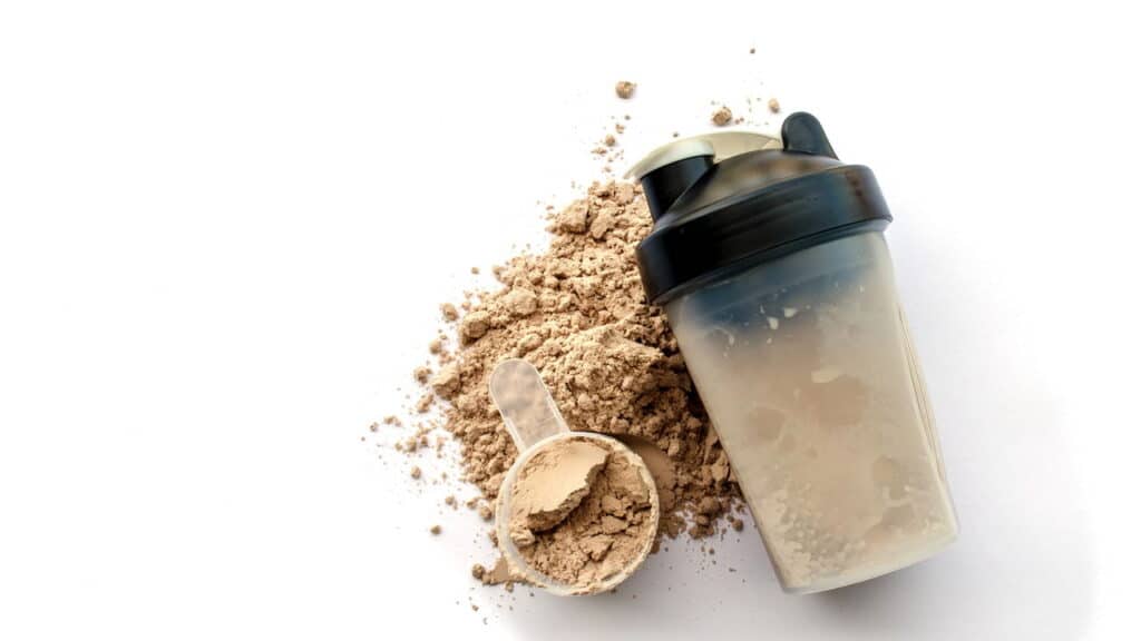 Whey Caseiro: Funciona Mesmo ou o Industrializado Ainda é Melhor?