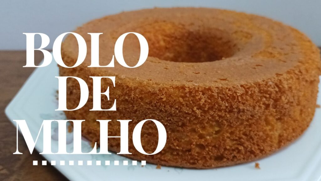 Aprenda a fazer um bolo de milho super fofinho com aveia! Receita simples, saudável e perfeita para o café da tarde. Clique e veja o passo a passo!