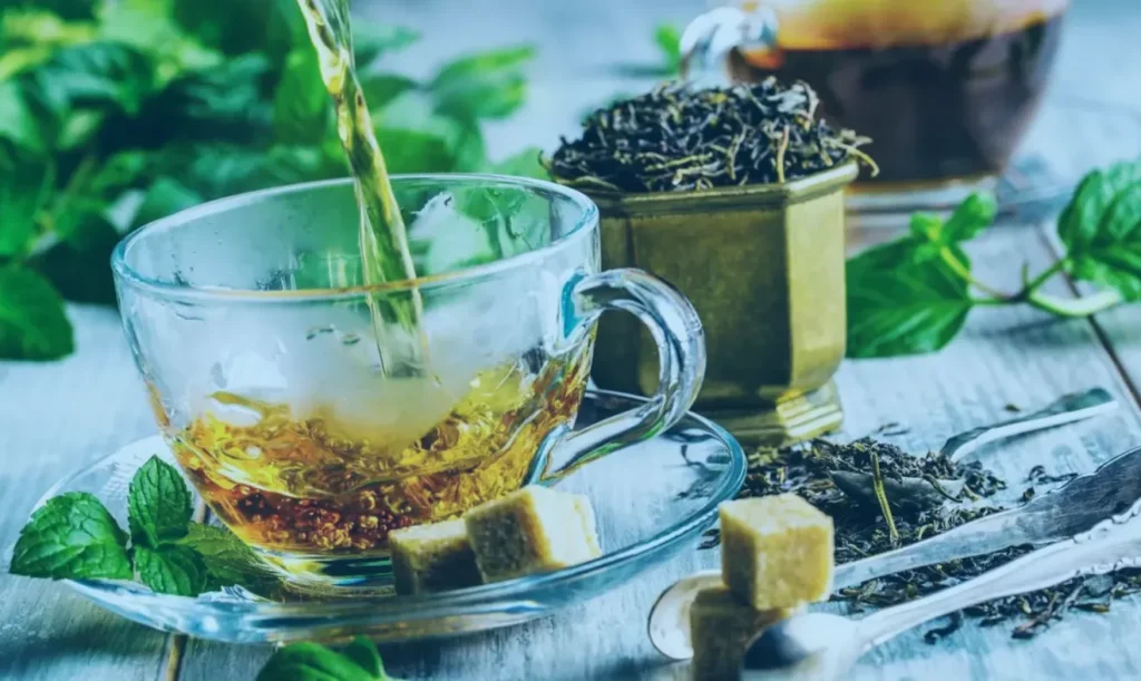 Descubra 3 chás calmantes e que ajudam a dormir: camomila, erva-doce e cidreira. Saiba como usar cada um para relaxar, dormir melhor e cuidar da digestão naturalmente.